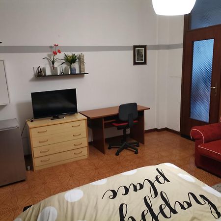 Ampia Camera Con Balcone Privato Pordenone Extérieur photo